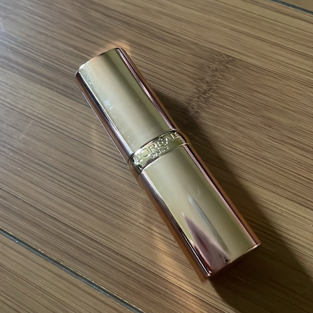 L;Oreal Colour Riche lipstick 171 NU CONFIDENT - Picture 5 of 8